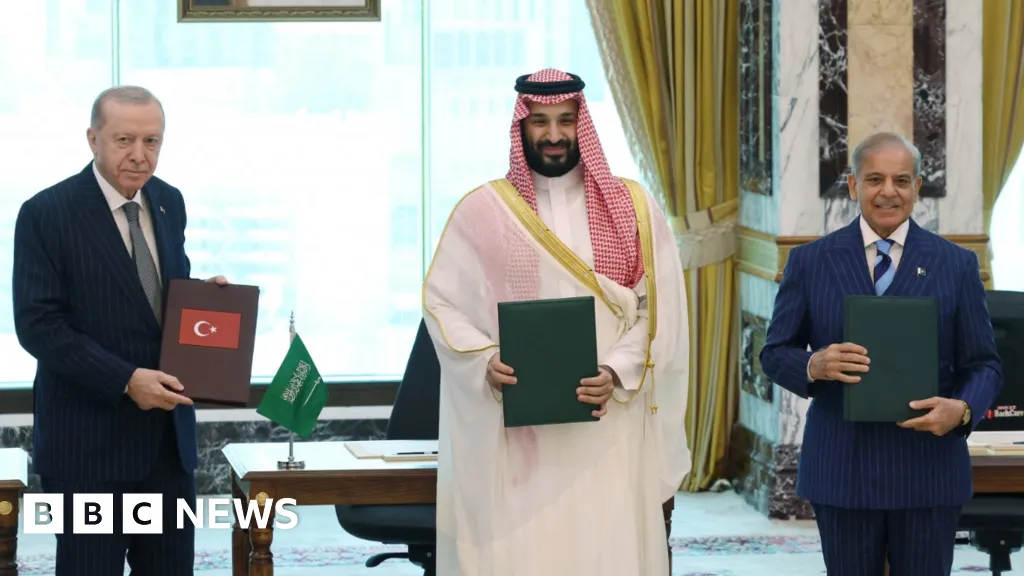 Saudi Arabia, Turkey and Pakistan sign defence pact