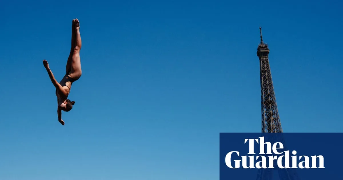 High divers take the plunge in Paris for a new test of reclaimed Seine’s water