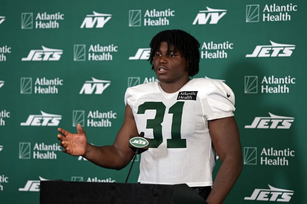 Jets rookie David Bailey limps off with an ankle injury, but coach Aaron Glenn says he’ll be fine