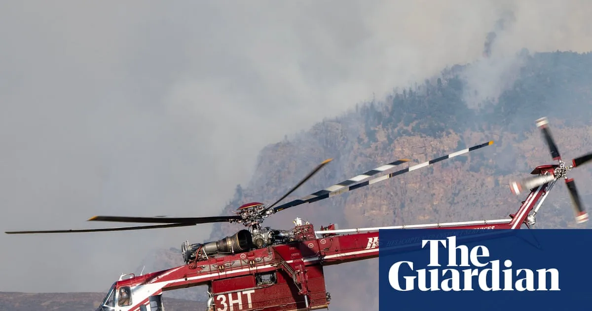 Utah wildfire blocks rescuers from reaching firefighting helicopter crash site