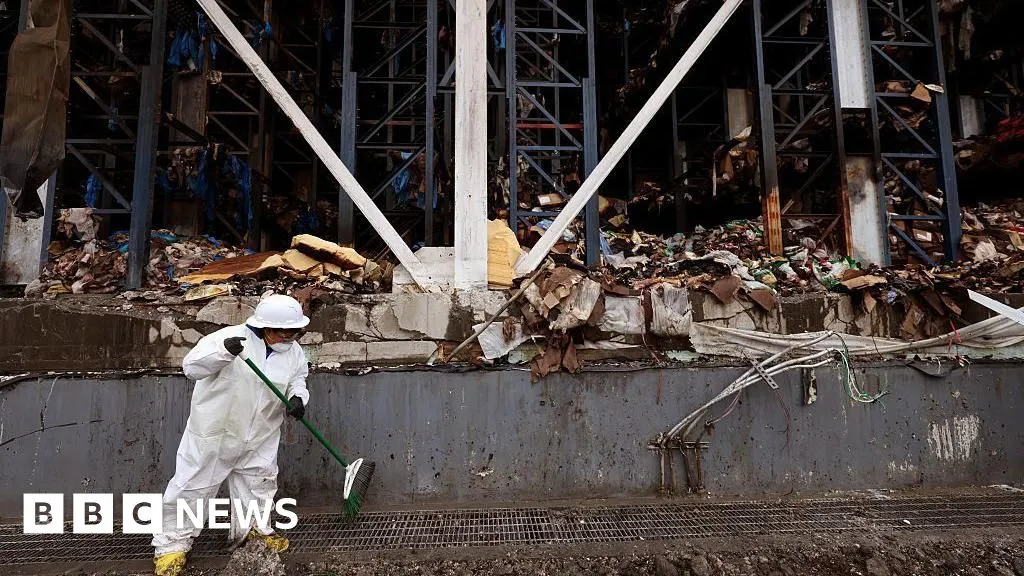 Tonnes of rotting food from vast LA warehouse fire creates unbearable stench