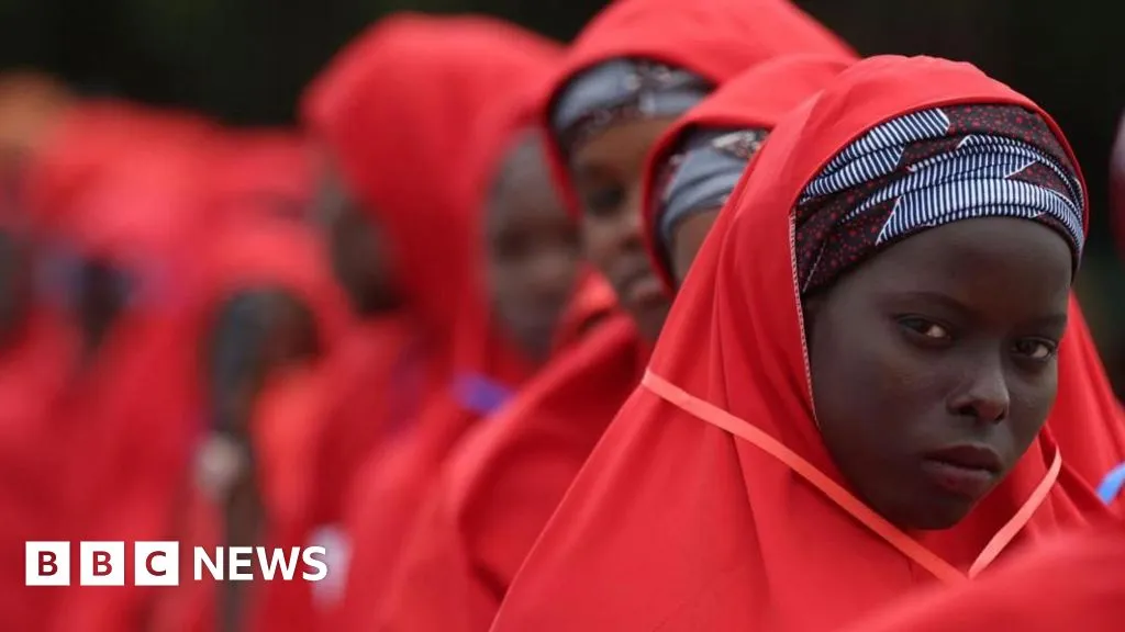 Nigeria's mass wedding - and how telling lovers from fraudsters is proving tricky
