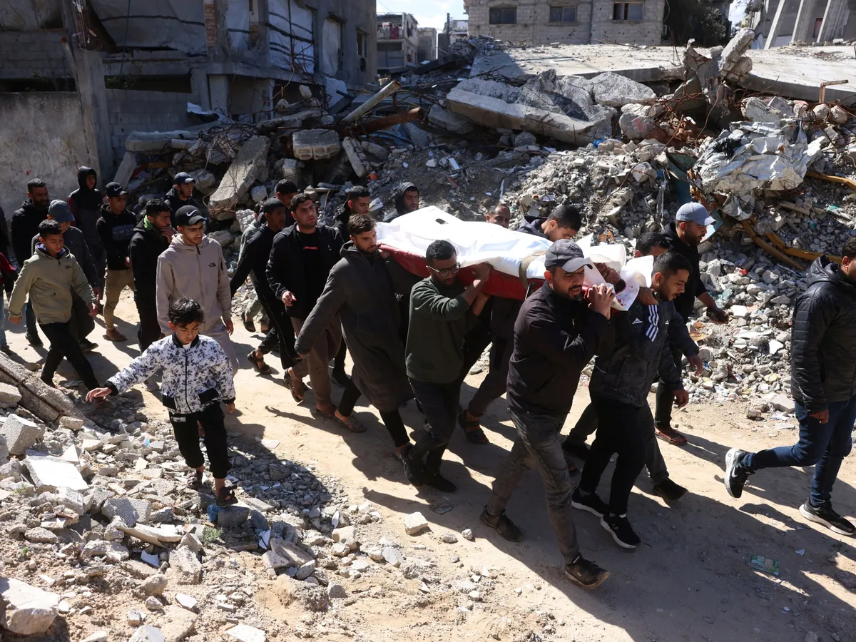 Israeli forces kill one in Gaza as another body recovered from rubble