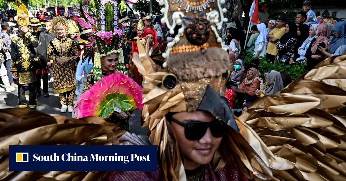 Indonesian Islamic body warns against cross-dressing in Independence Day games