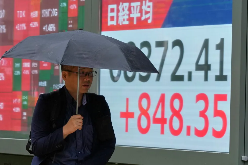 Asian shares mostly rise after AI leads rally on Wall Street