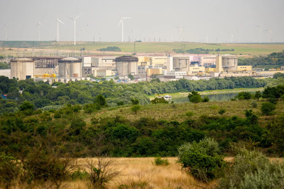 Romania begins shutdown of nuclear plant’s 2nd reactor amid low water levels on Danube River