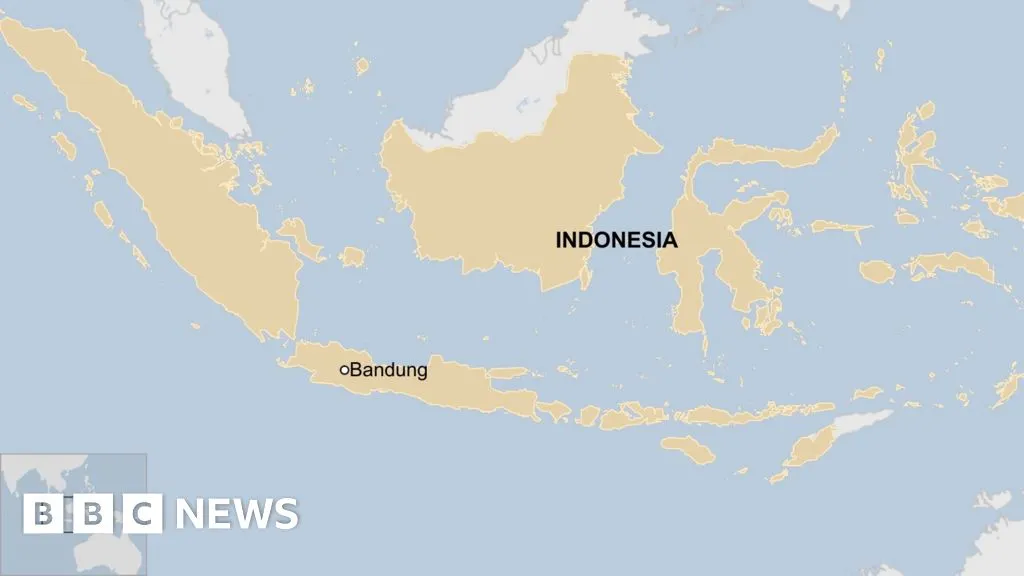Indonesia landslide kills 7, dozens more missing