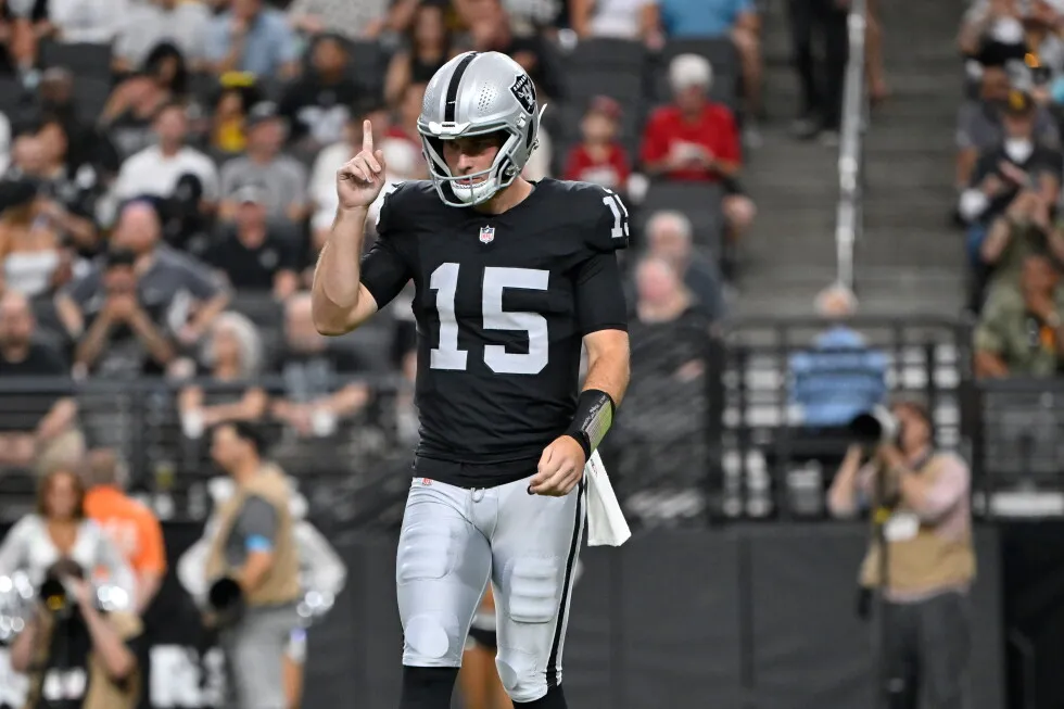 No. 1 pick Fernando Mendoza throws TD pass in preseason debut for Raiders in 27-14 loss to Cardinals