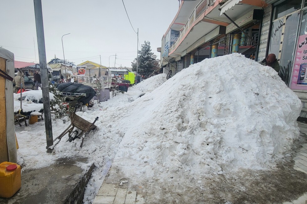 Heavy snow and rainfall kill 61, injure 110 over 3 days in Afghanistan, authorities say