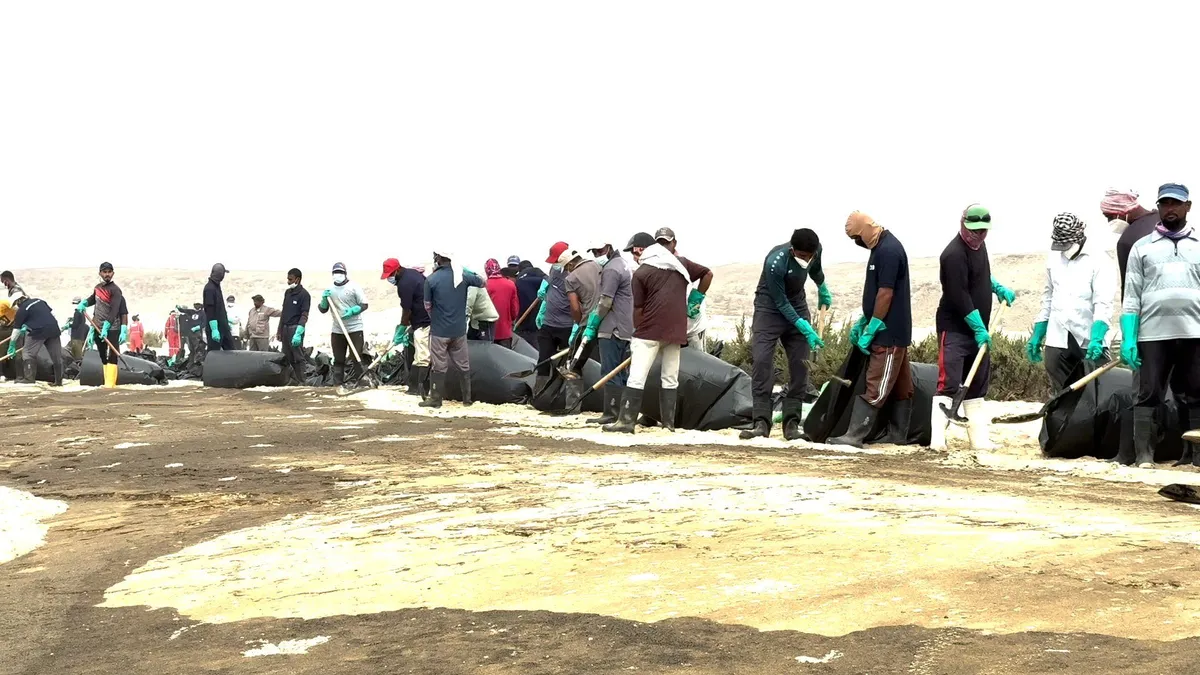 Cleanup underway as Russian oil spill reaches Oman’s coastline