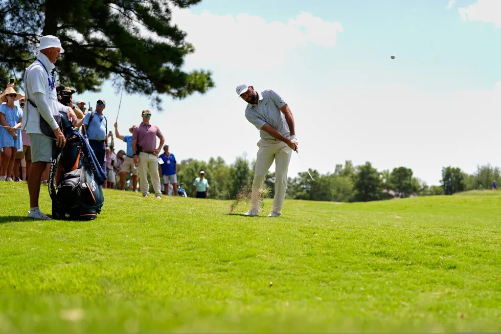 Scottie Scheffler with a 68 builds a two-shot lead over Sam Burns and Sungjae Im in Memphis