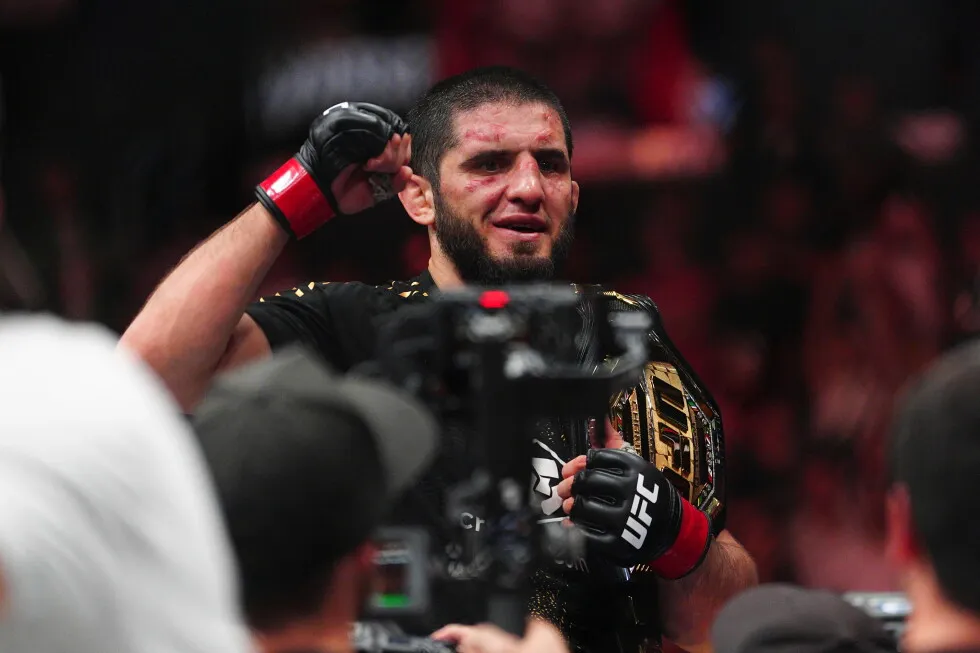 Mackenzie Dern wins 115-pound title defense at UFC 330; Makhachev goes for record win streak