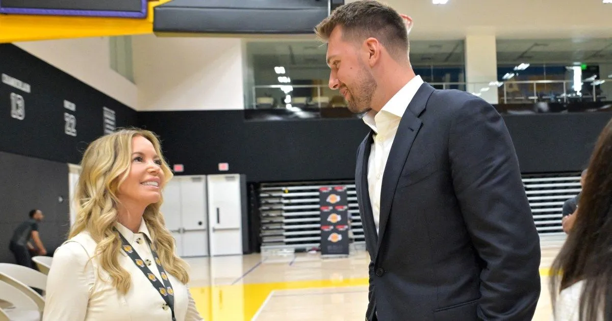 Lakers’ Jeanie Buss ‘contesting’ family’s vote to sell to Kushner, Iger