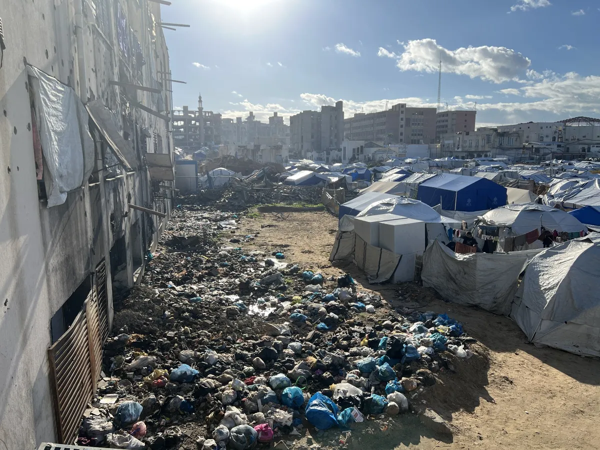 Gaza’s tent life between illness and daily despair