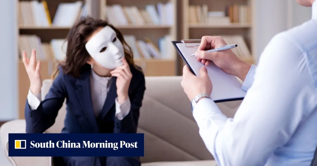 Chinese coaches help women heal from narcissists; spot signs, escape toxic relationships