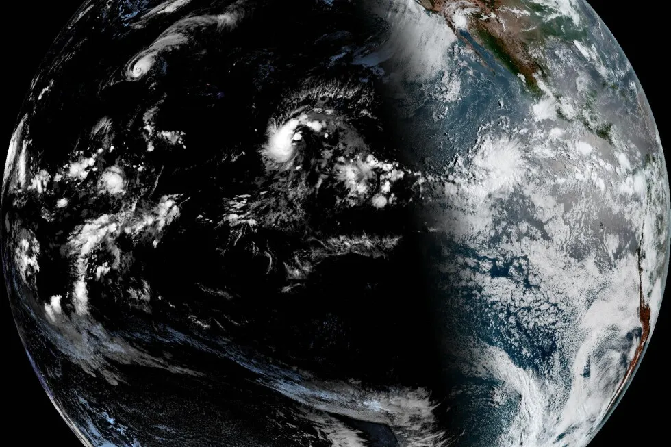 Still recovering from Hurricane Lala, Hawaii prepares for a possible weekend cyclone