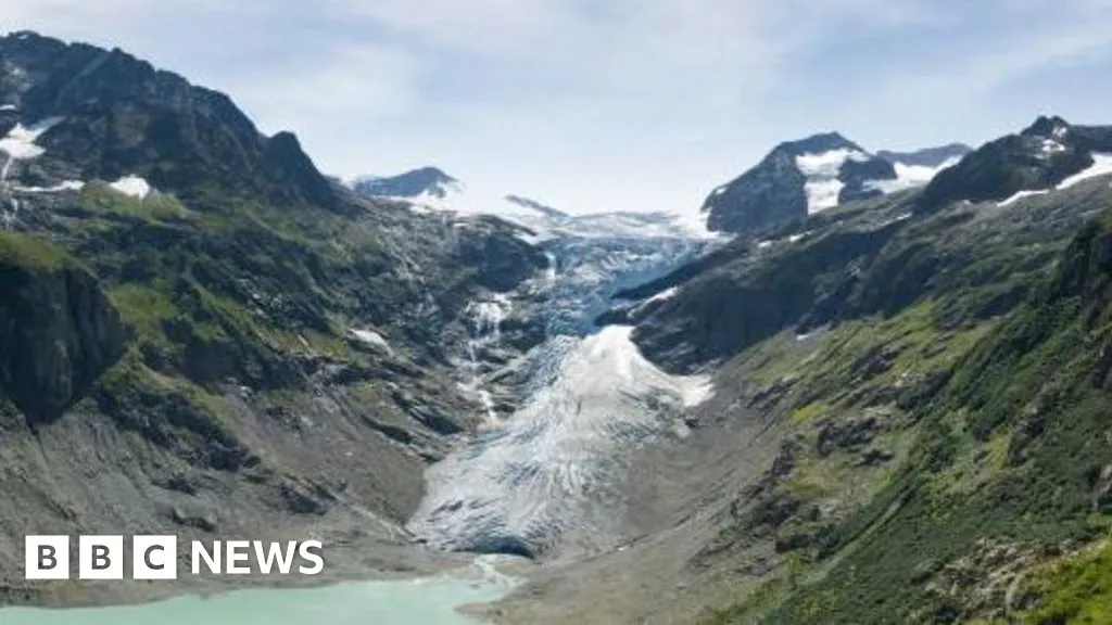 Bodies of two hikers missing for decades found after Swiss glacier melts