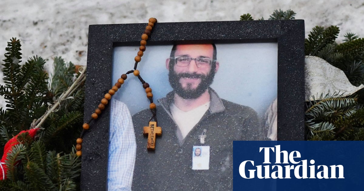 Online fundraiser for Alex Pretti raises nearly $400,000 day after fatal shooting