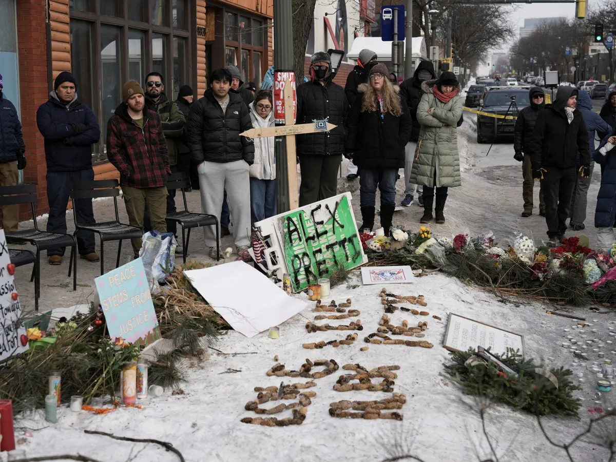 Minnesota governor wants federal immigration agents out after Pretti killed