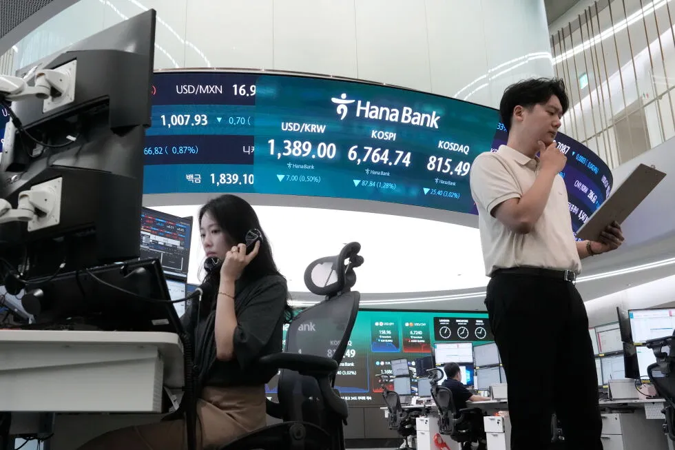 Asian shares mostly decline as bond market pressure mounts