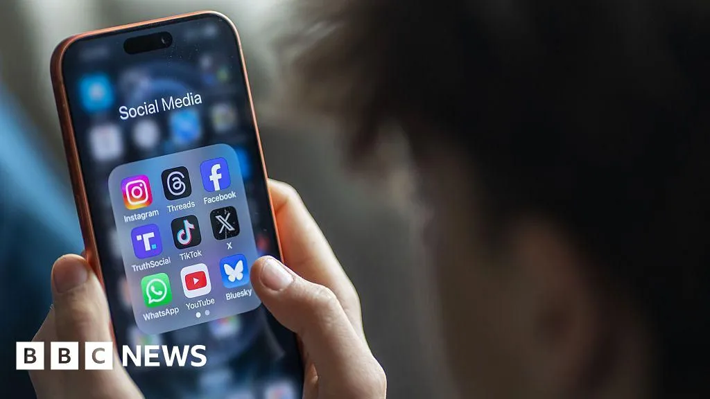 New Zealand to introduce bill for under-16s social media ban