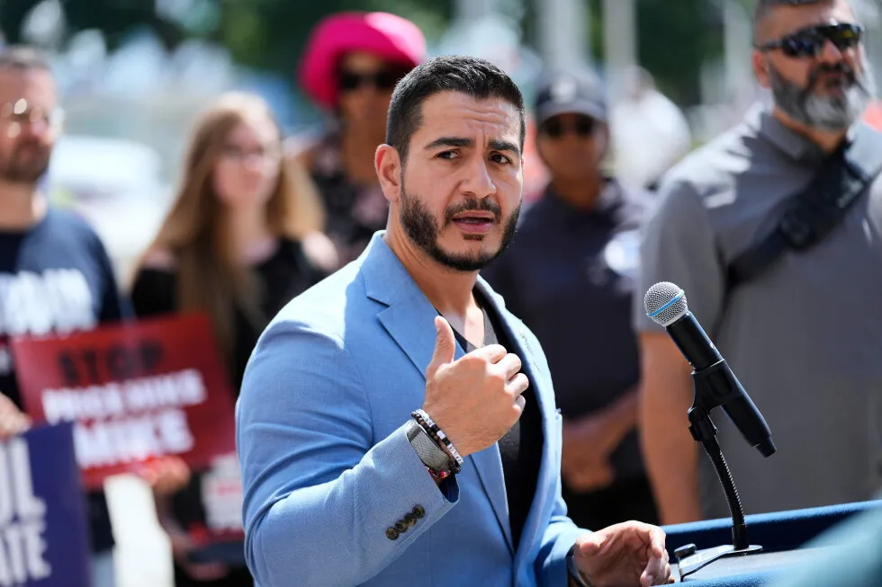 Michigan Democrats want to fight Trump. First they have to stop fighting each other