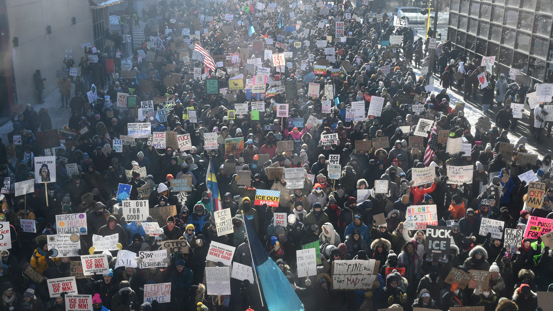 Video: Anti-ICE protest held in Minneapolis after second US citizen killed