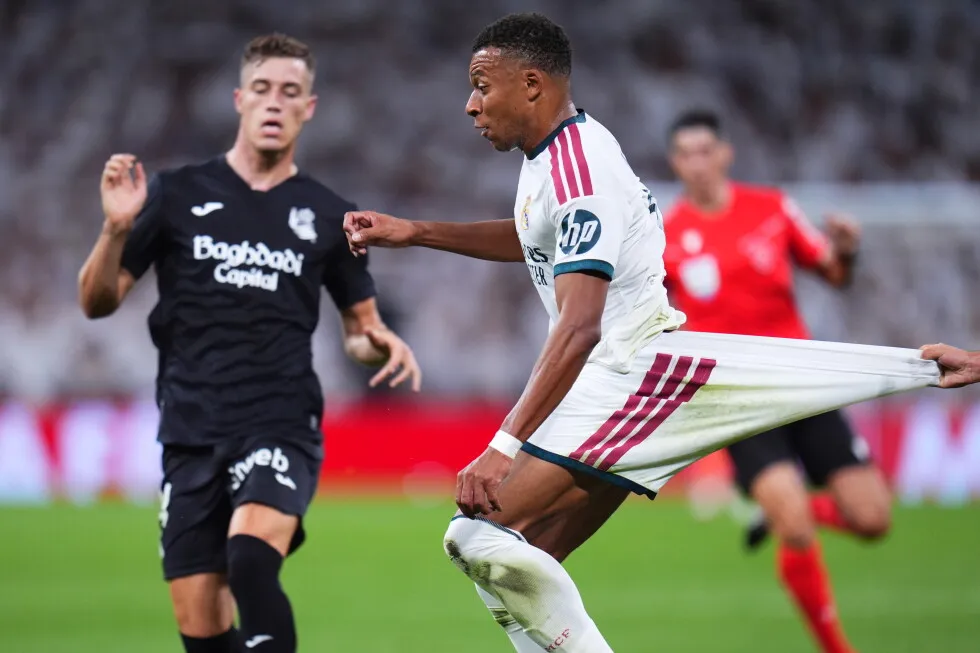 Mbappé scores hat trick in Real Madrid victory. Sávio scores on debut with Tottenham