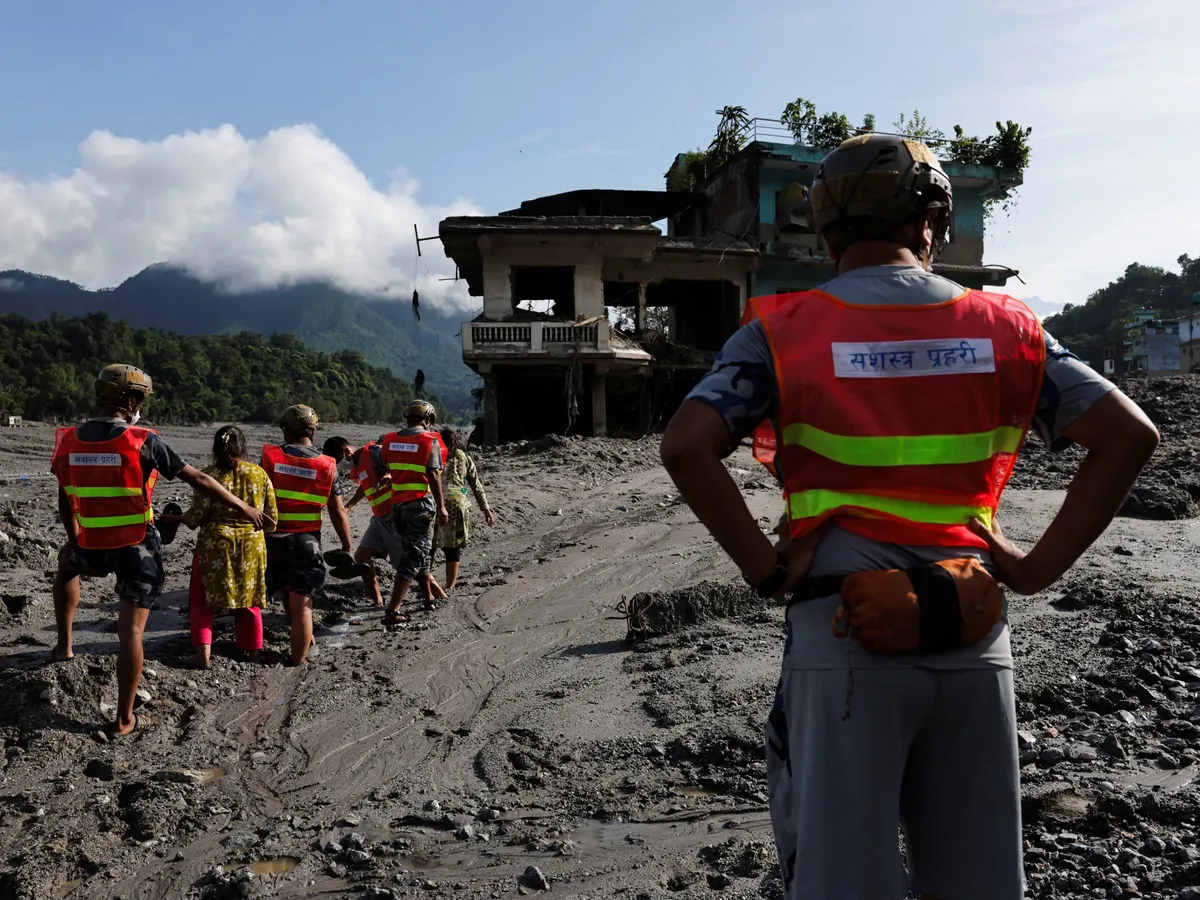 Death toll from Nepal-Tibet flood surpasses 470 as barrier lake threatens