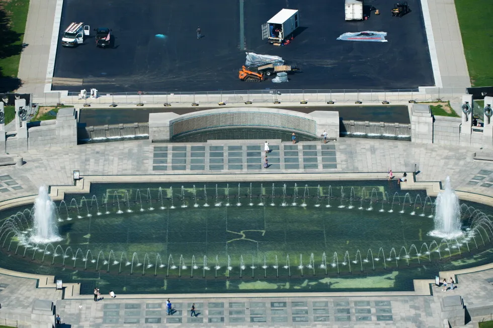 Kentucky woman indicted on charges she damaged the World War II Memorial in Washington