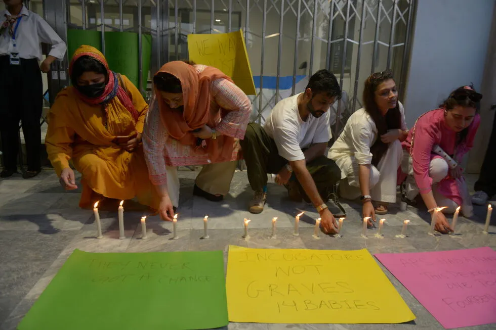 8 officials suspended after probe into Pakistan hospital fire that killed 14 newborns