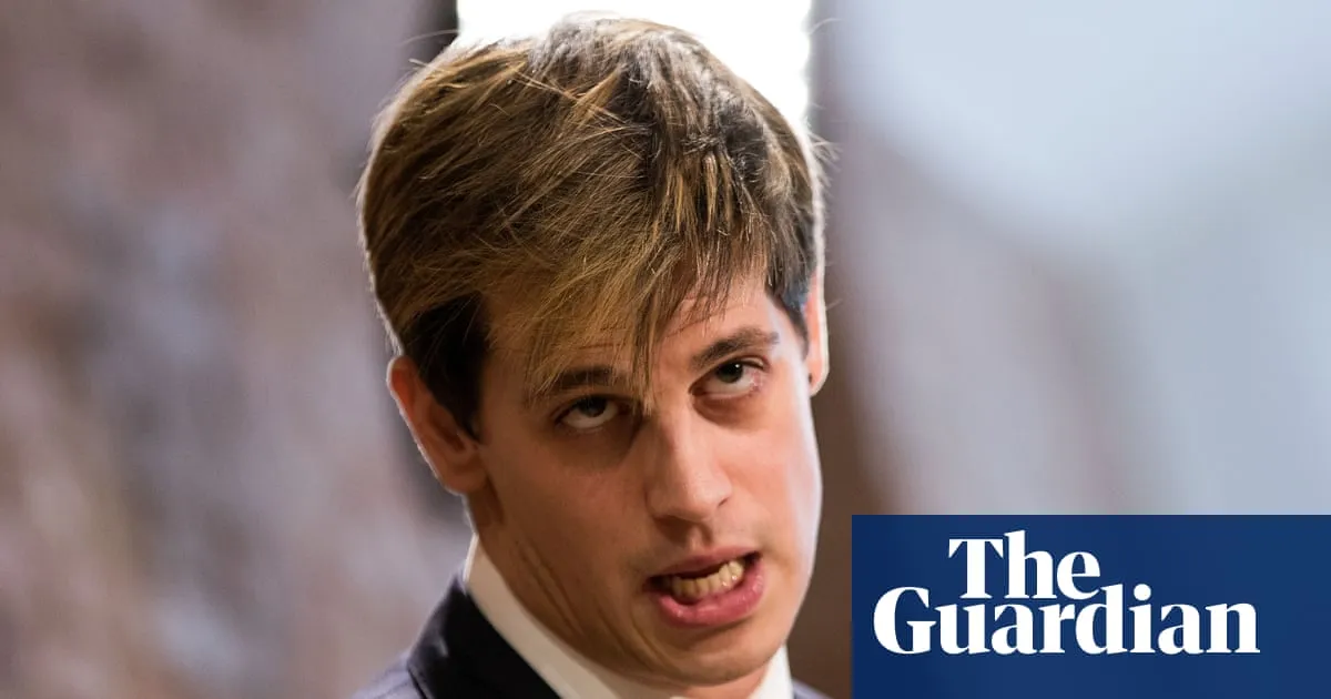 Far-right media provocateur Milo Yiannopoulos deported by ICE from US to UK