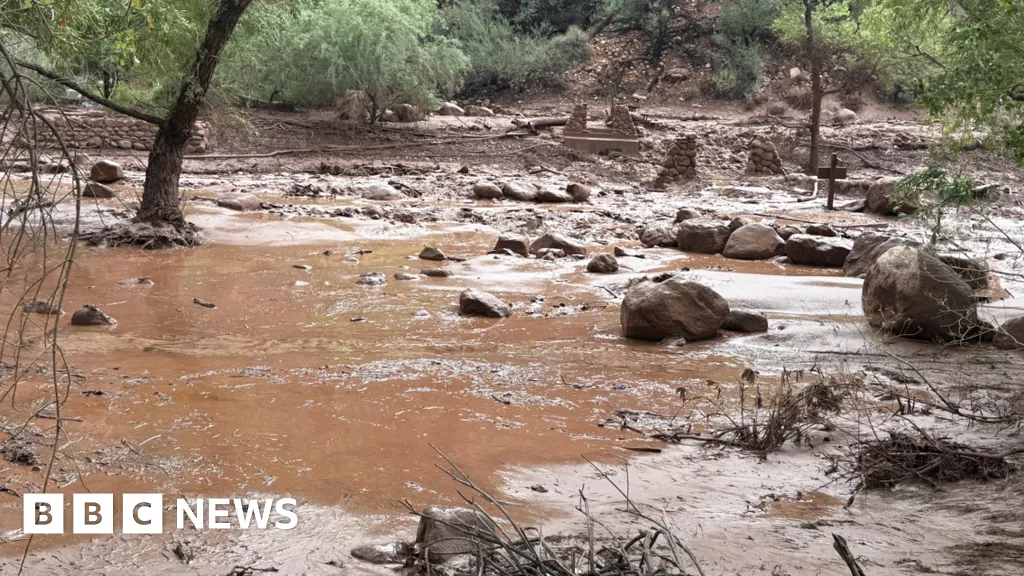 Hikers feared missing after flash flooding hits Grand Canyon