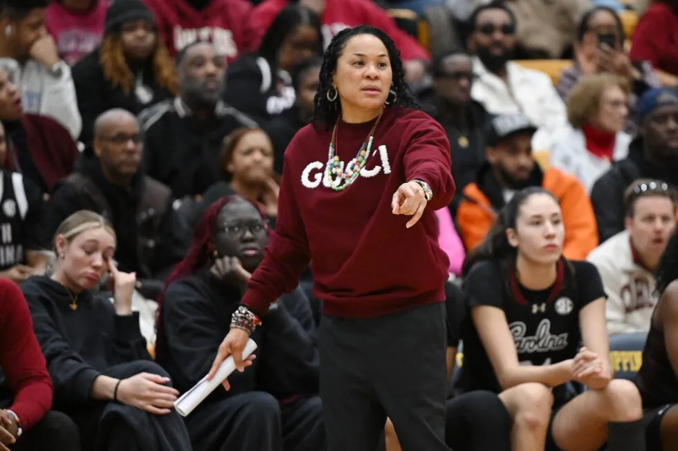 SEC sets record with 10 ranked teams, a 1st in 50-year history of women’s AP Top 25; UConn, UCLA 1-2