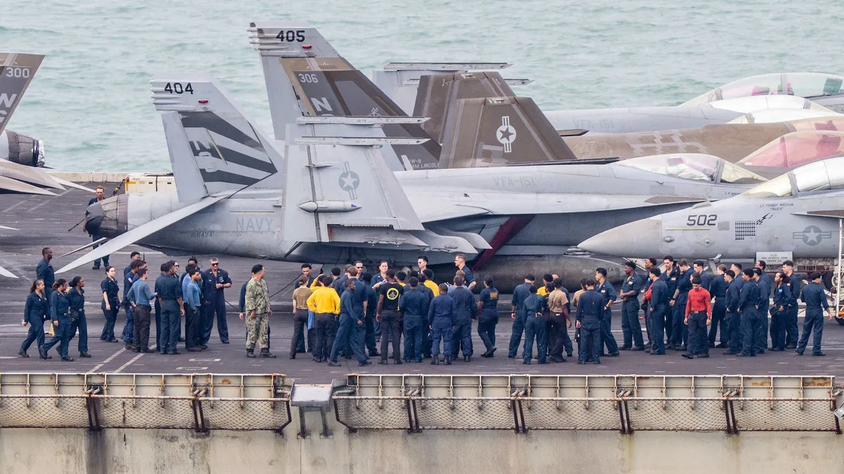 5,000 US sailors descend on Thailand as USS Abraham Lincoln docks