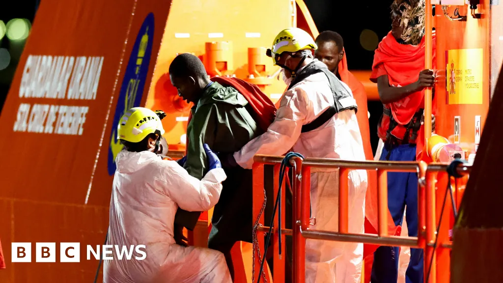 More than 80 migrants feared dead after boat rescued off Canary Islands