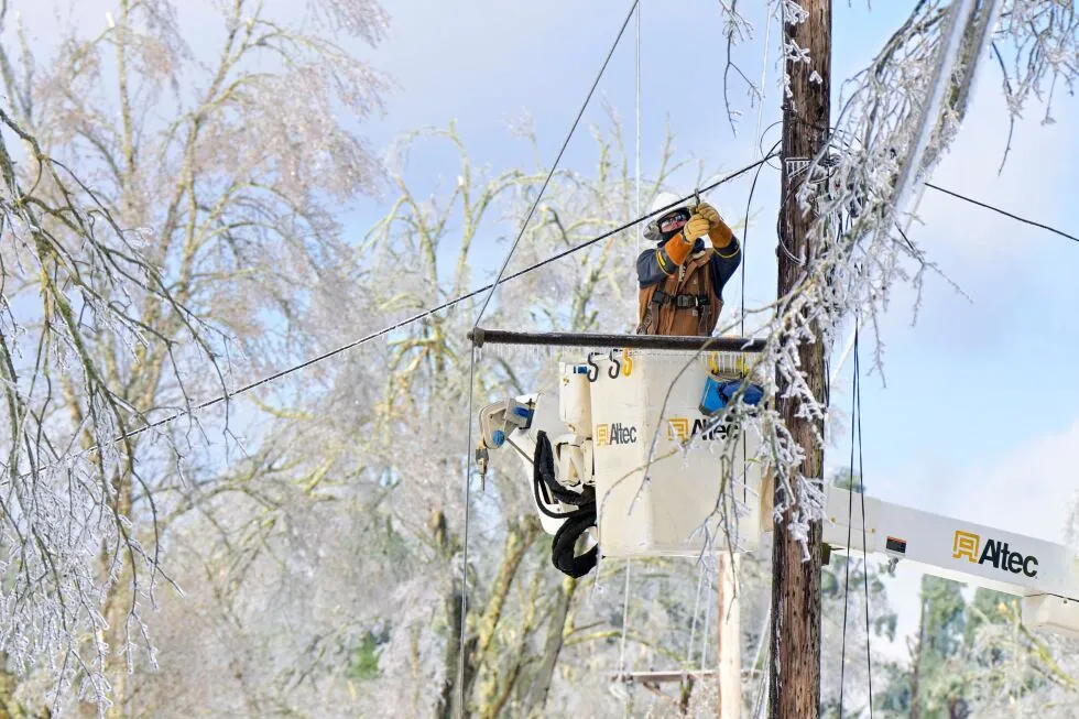 More arctic air expected in parts of the South still covered in ice and riddled with power outages