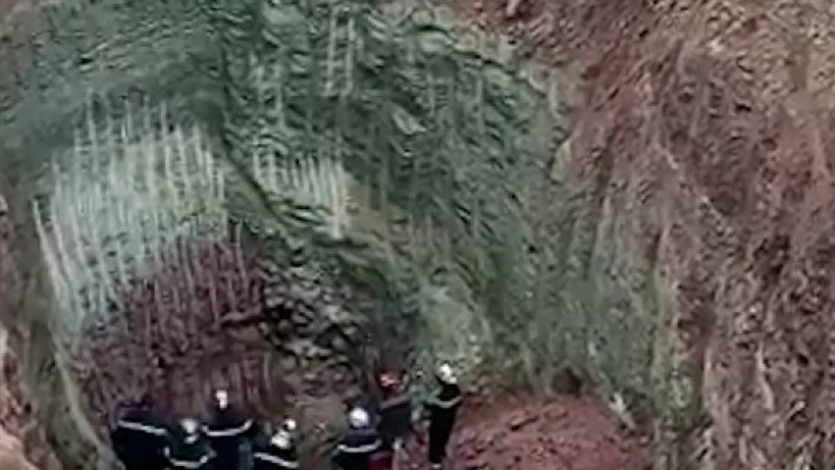 Rescuers race to save10-year-old Algerian boy trapped in deep well