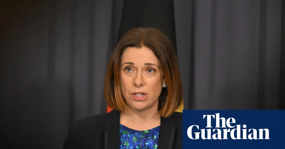 Labor plans crackdown on social media algorithms as Taylor says he’s ‘deeply sceptical’