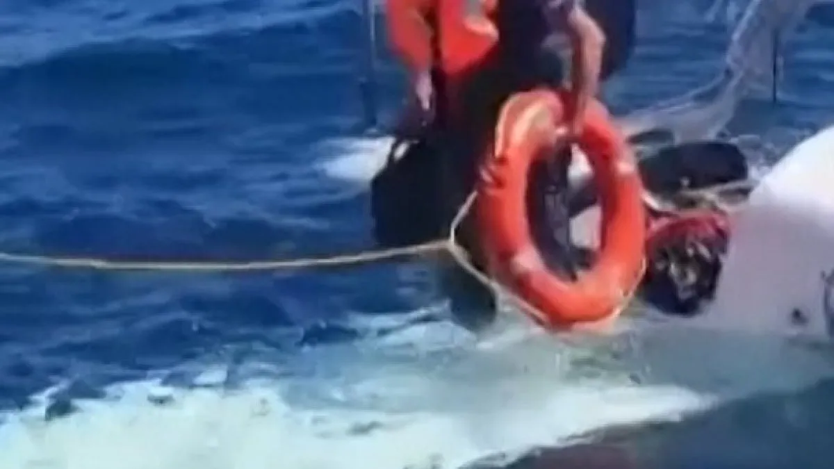 Two rescued after plane makes emergency landing in Black Sea