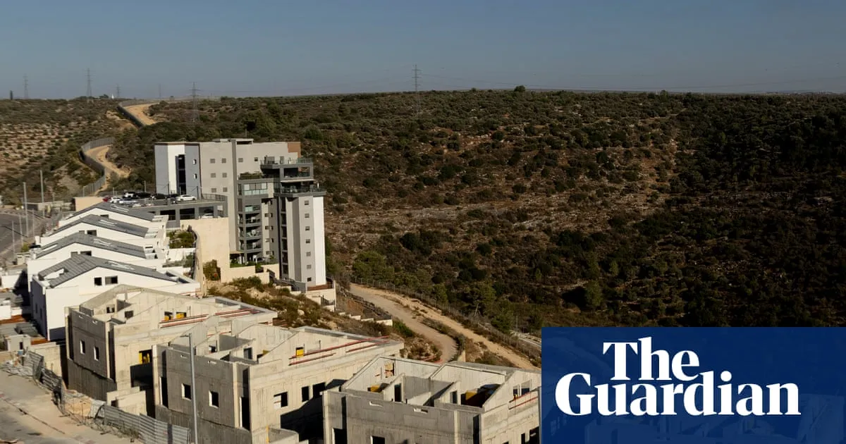Senior UK rabbis come out in support of sanctions on Israeli settlements