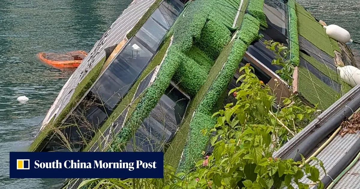 Rescue operation launched after boat begins to sink at Hung Hom