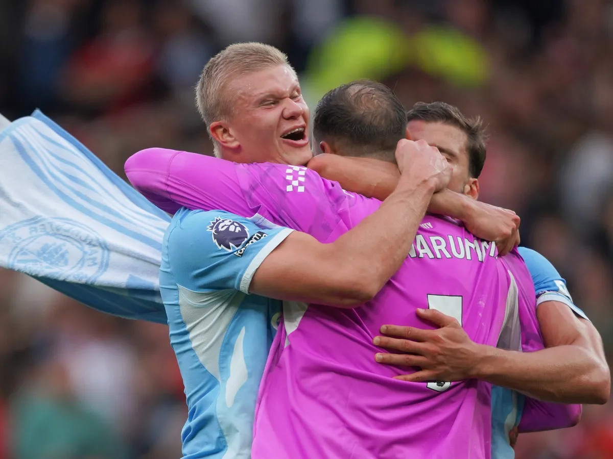 Haaland goal sees 10-man City beat United in controversial Manchester derby