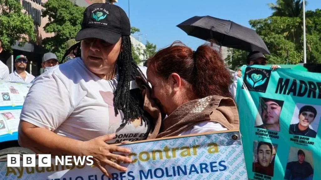 Thousands demand end to violence in Mexican cartel hotspot