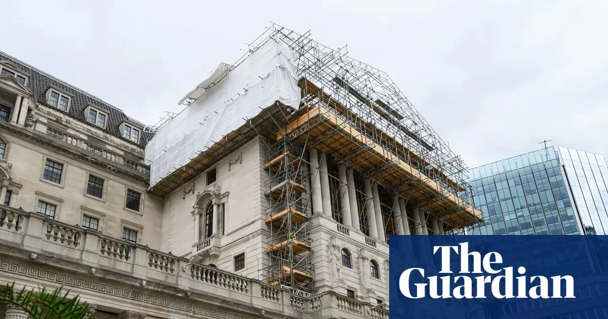 Bank of England urged to slow or halt bond-selling to slash UK borrowing costs