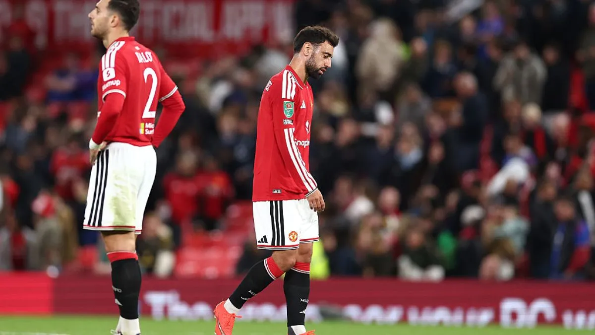 Manchester United lose 3-2 to Brighton, crash out of League Cup