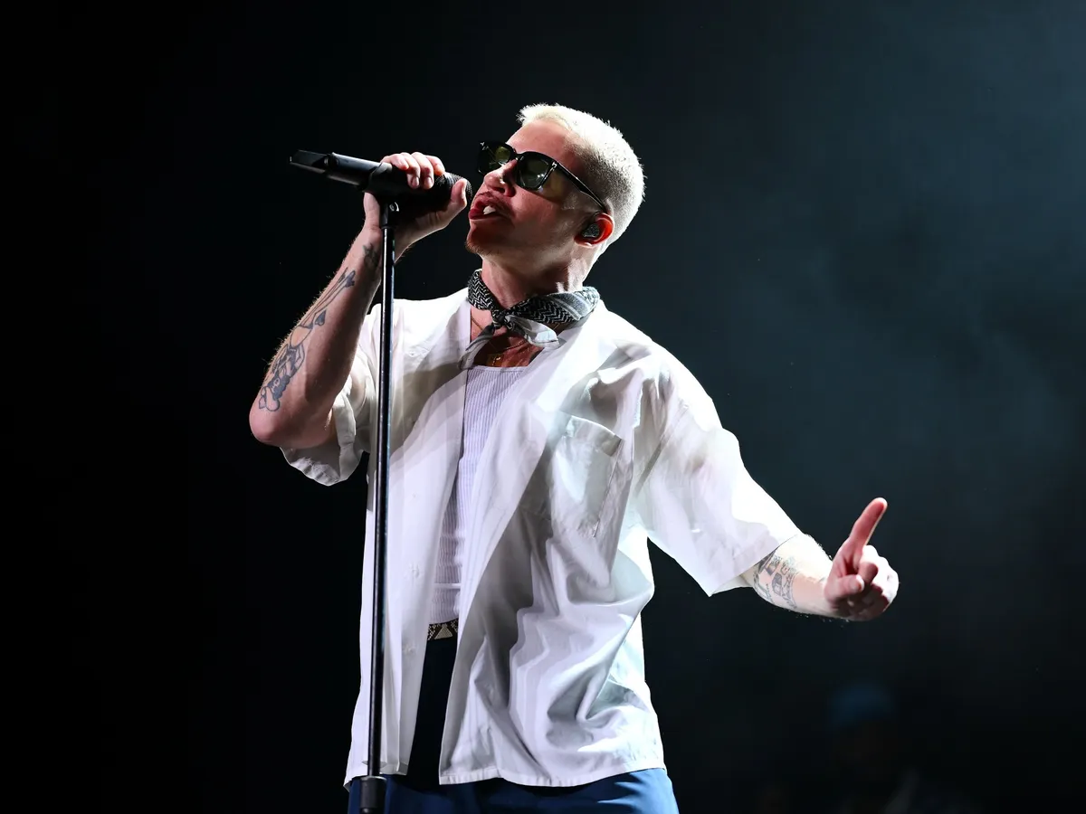 Macklemore pledges $1m in tour earnings to Palestinian groups