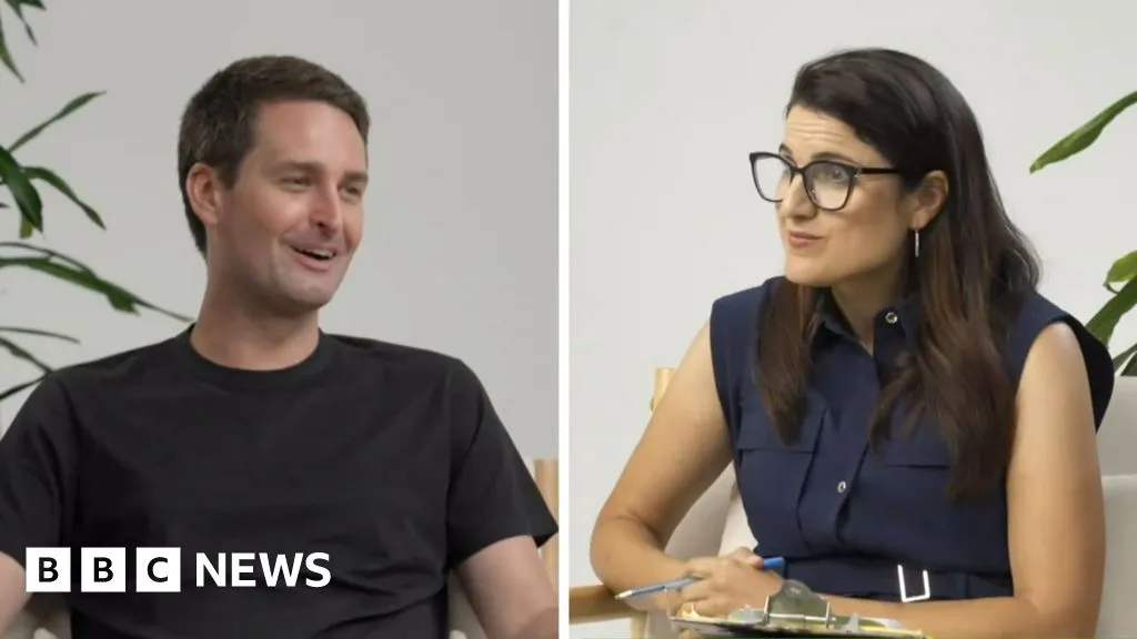 Snapchat 'willing to implement' daily time limits for teens, boss tells BBC