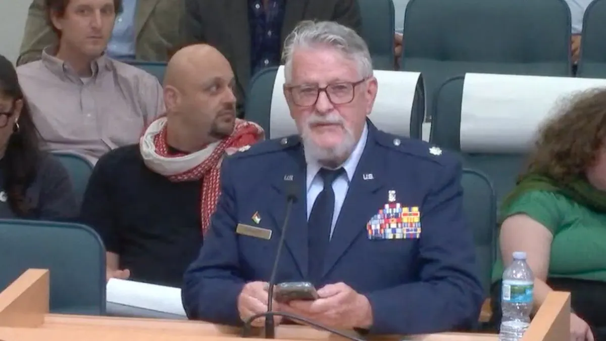 US Veteran told he is ‘embarrassing’ uniform over Israeli bonds stance