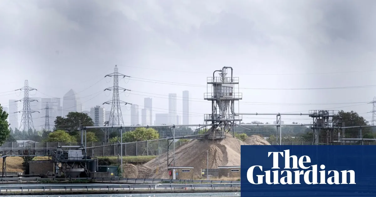 MPs urge ministers to break off Thames Water talks with US hedge funds